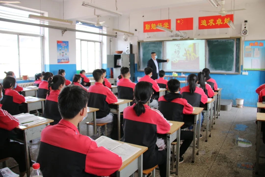 1645177138946566.jpg 6鹤壁教师朱利军开展德育教育活动.jpg